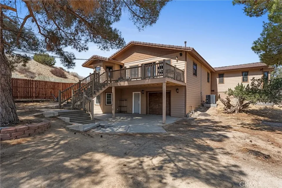 32451 Valyermo Rd, Pearblossom, CA 93553
