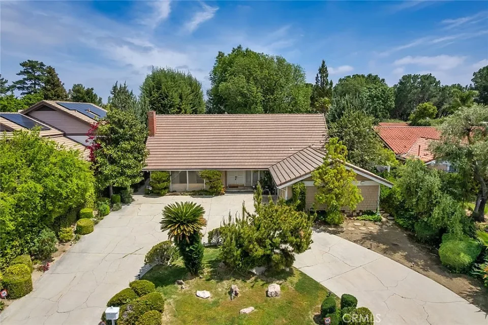 4208 Aleman Dr, Tarzana, CA 91356