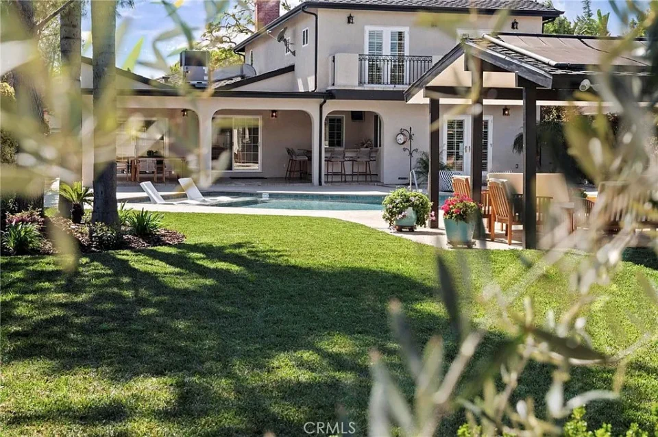 5748 Hillview Park Ave, Van Nuys, CA 91401